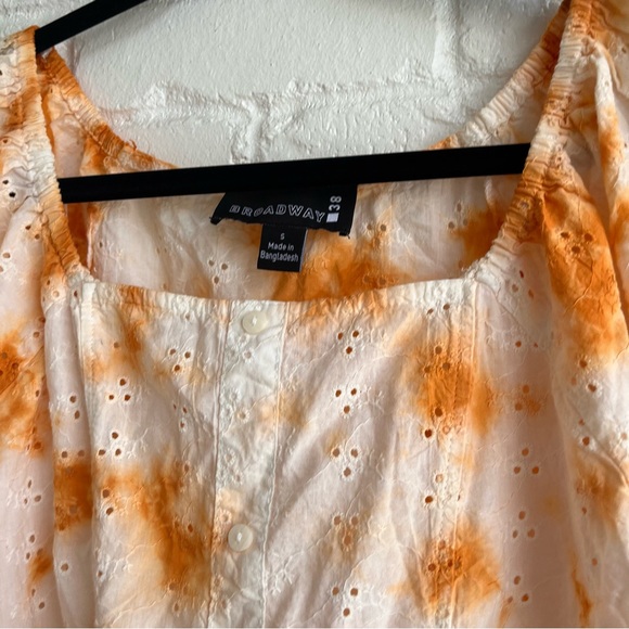 Broadway 38 Eyelet Blouse - Picture 4 of 15